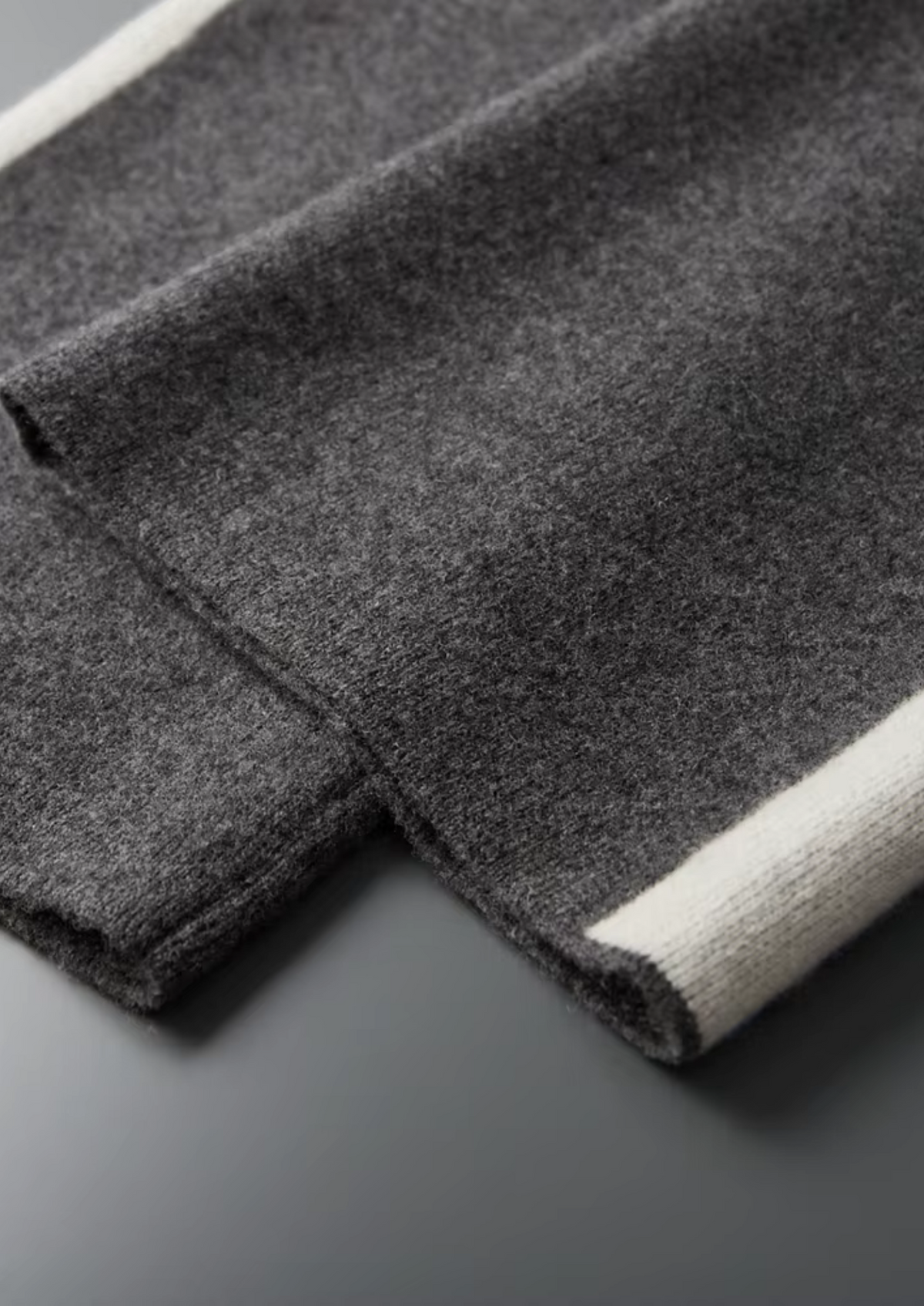 Pure Extra-Fine Merino Wool Wide Leisure Trousers, view 5