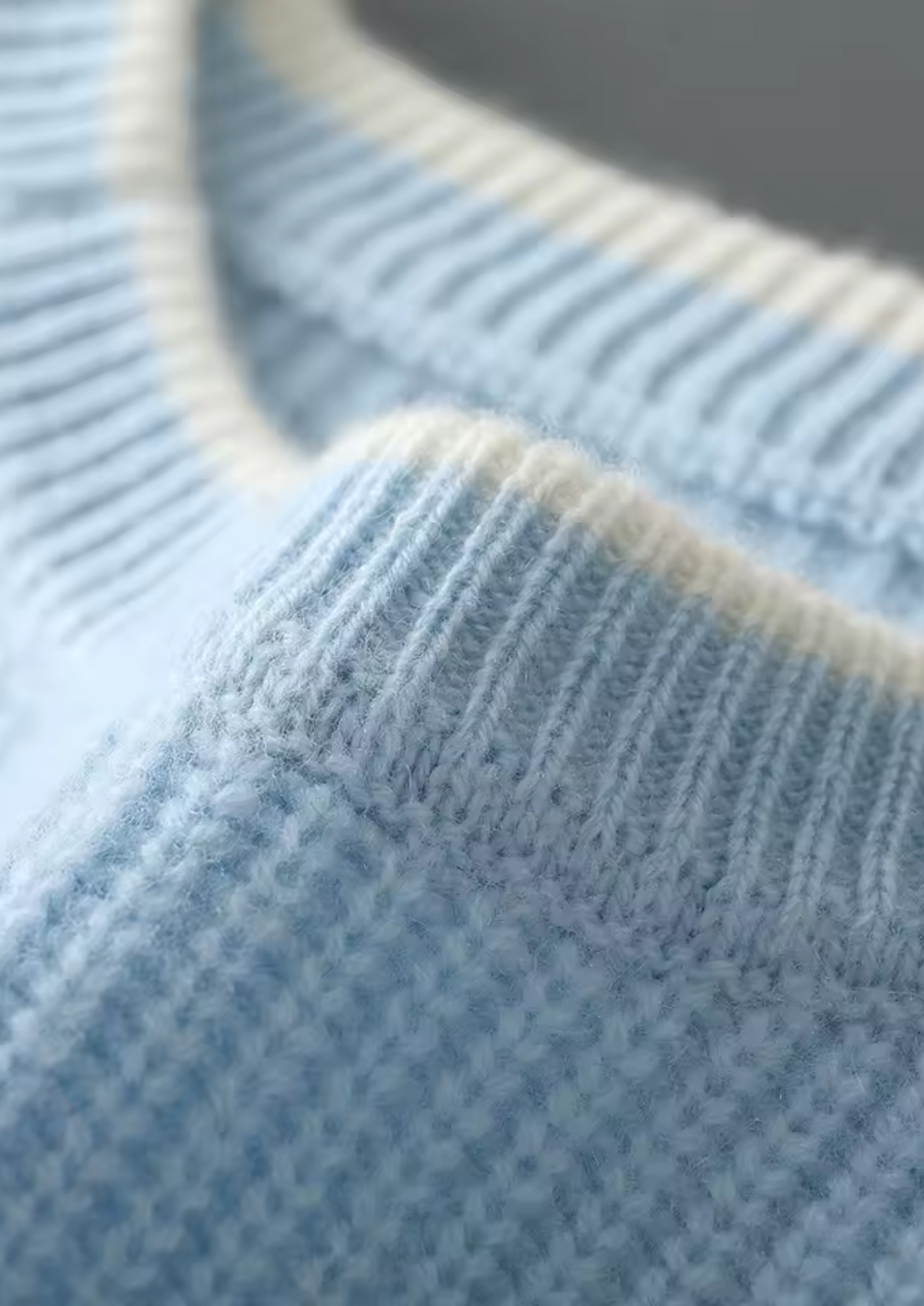 Pure Extra-Fine Merino Wool Two Tone Crewneck, view 7