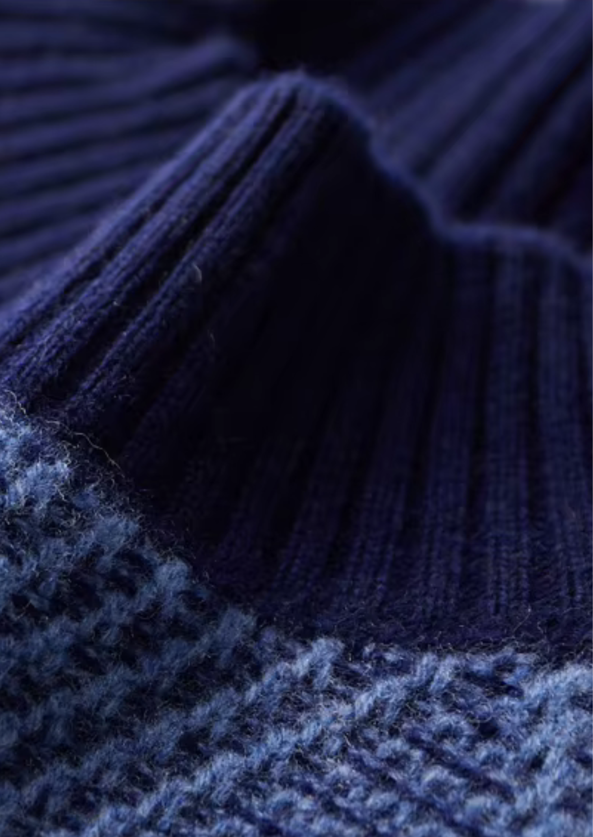 Pure Extra-Fine Merino Wool Two Tone Patterned Mockneck, view 5