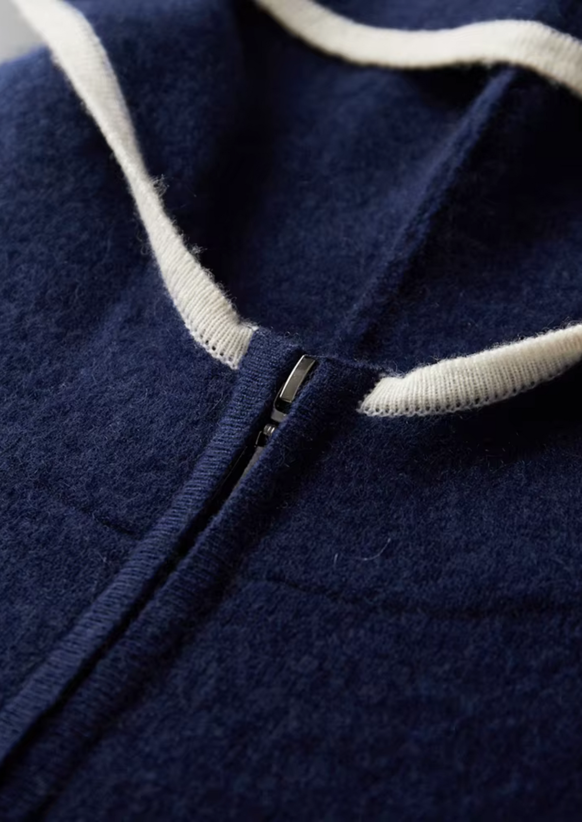 Pure Extra-Fine Merino Wool Navy Blue Damien Set, view 8