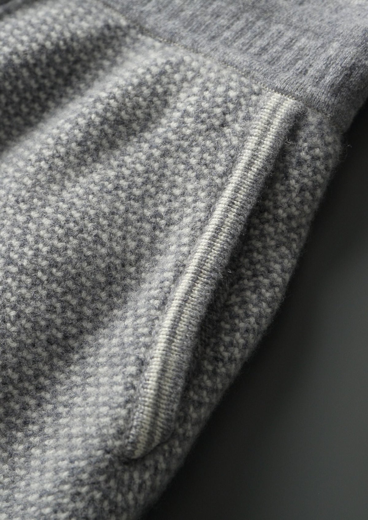 Pure Extra-Fine Merino Wool Light Gray Jaquard Set, view 6