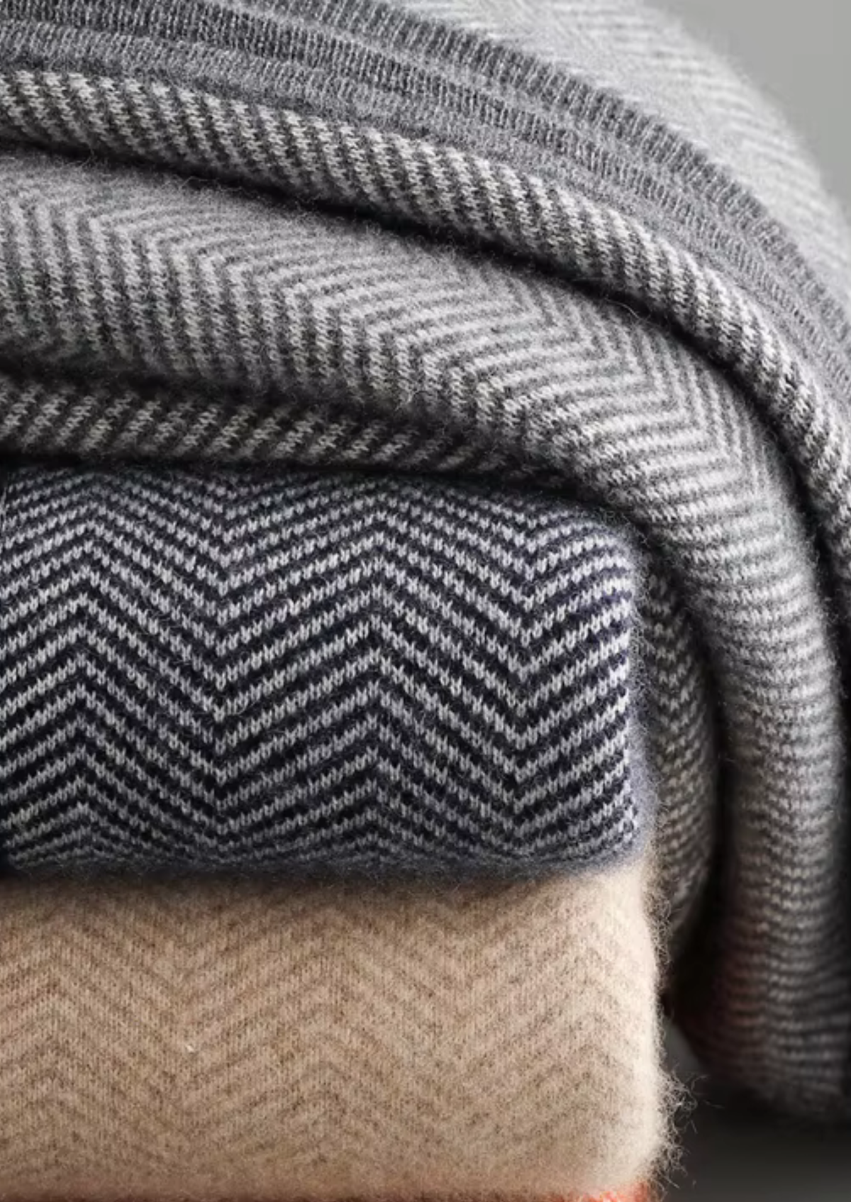Pure Extra-Fine Merino Wool Navy Blue Herringbone Set, view 7