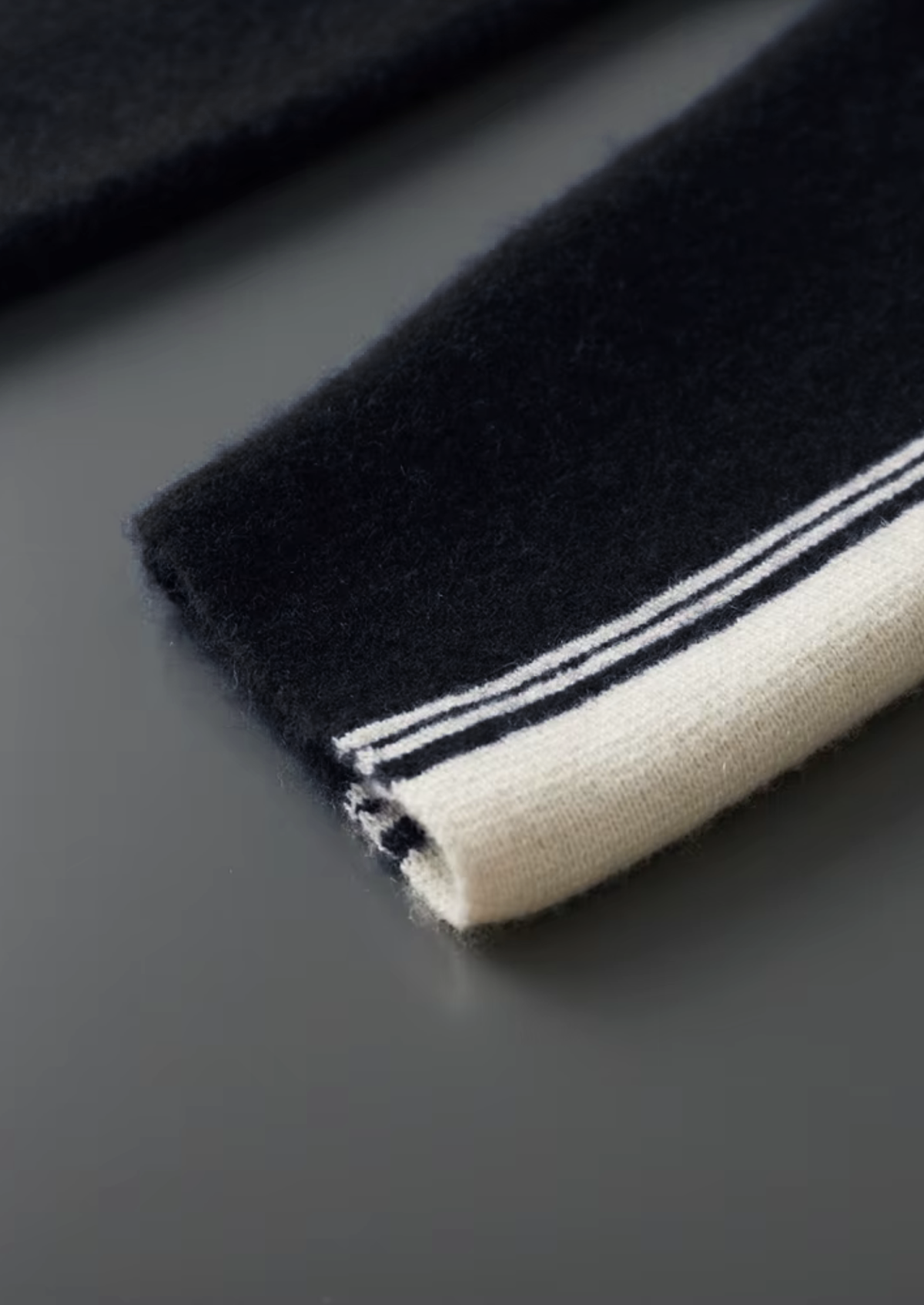 Pure Extra-Fine Merino Wool Black Damien Set, view 7
