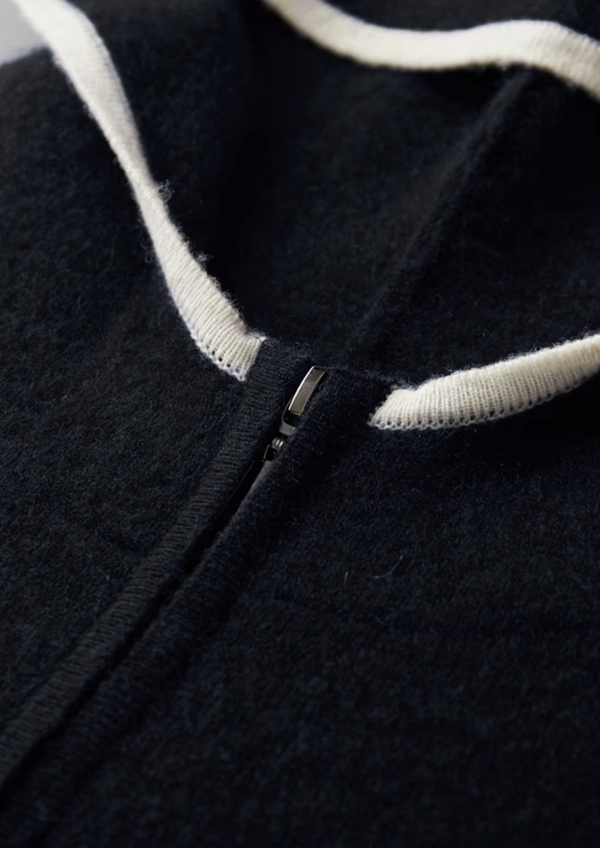 Pure Extra-Fine Merino Wool Black Damien Set, view 8