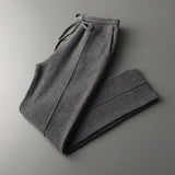 Gris oscuro
