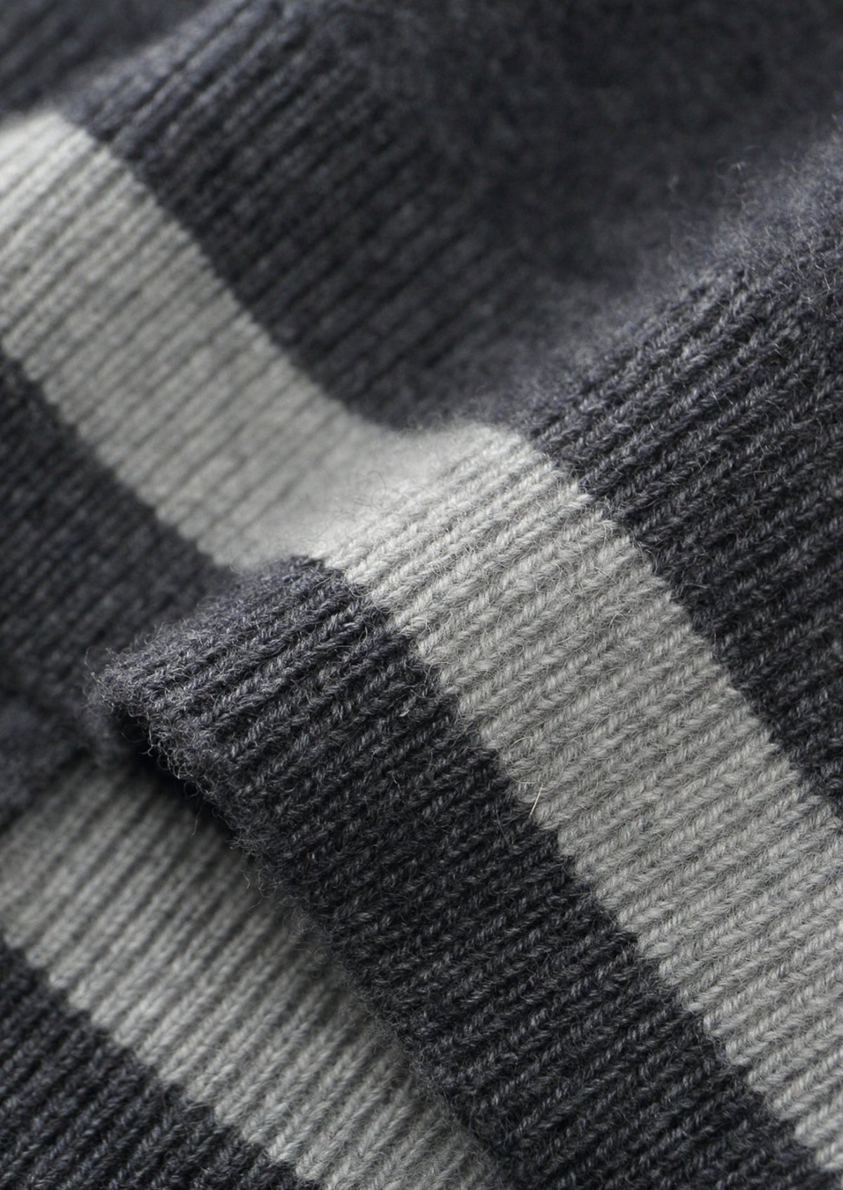 Pure Extra-Fine Merino Wool Two-Tone Zipper Hoodie, view 7