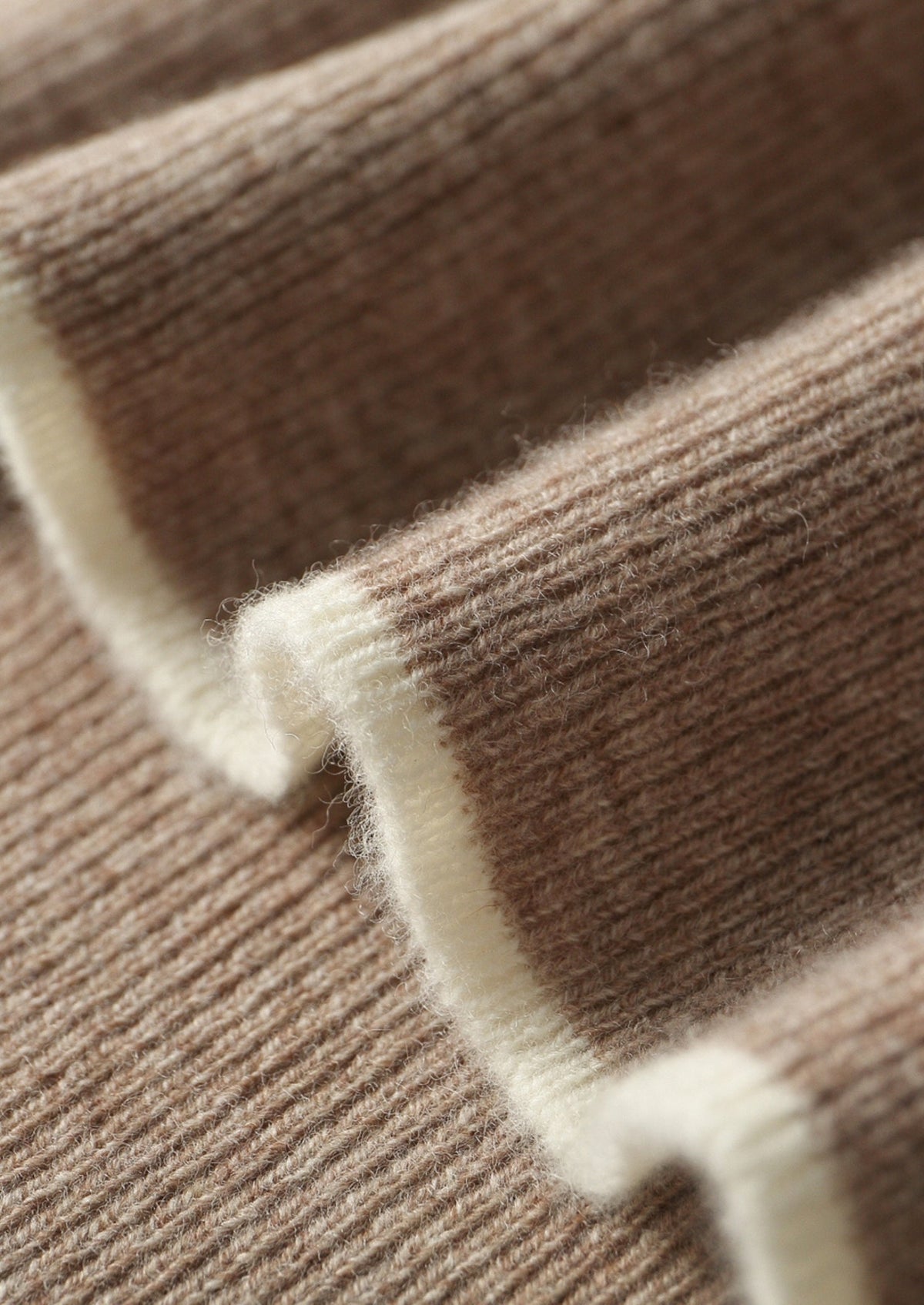 Pure Extra-Fine Merino Wool Contrast Crewneck, view 5