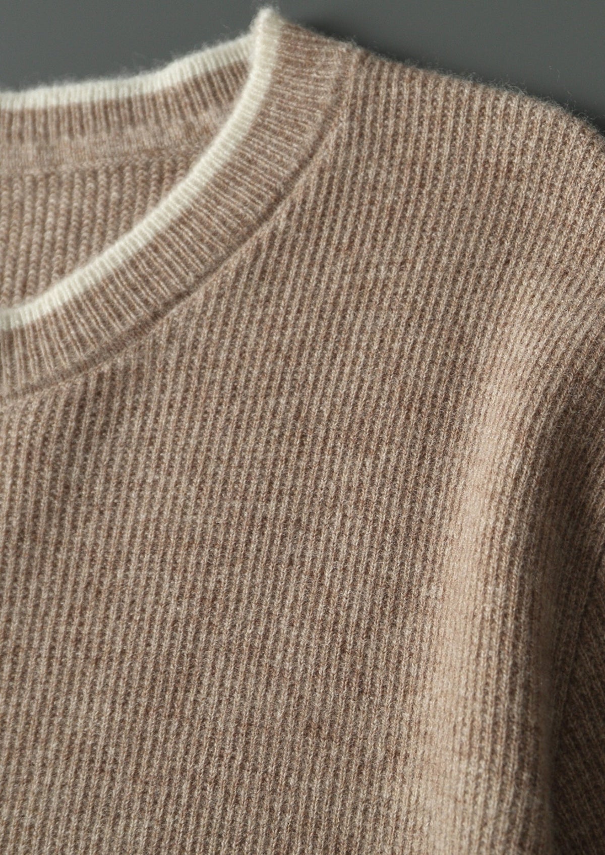 Pure Extra-Fine Merino Wool Contrast Crewneck, view 3
