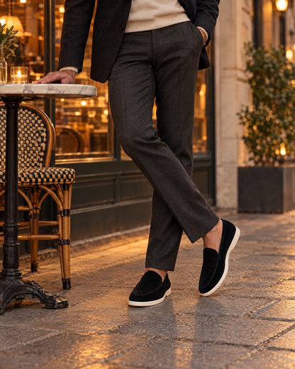 Anzio Loafer Black worn, editorial scene