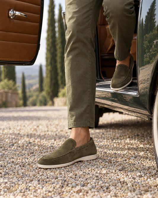 Anzio Loafer Olive worn, editorial scene