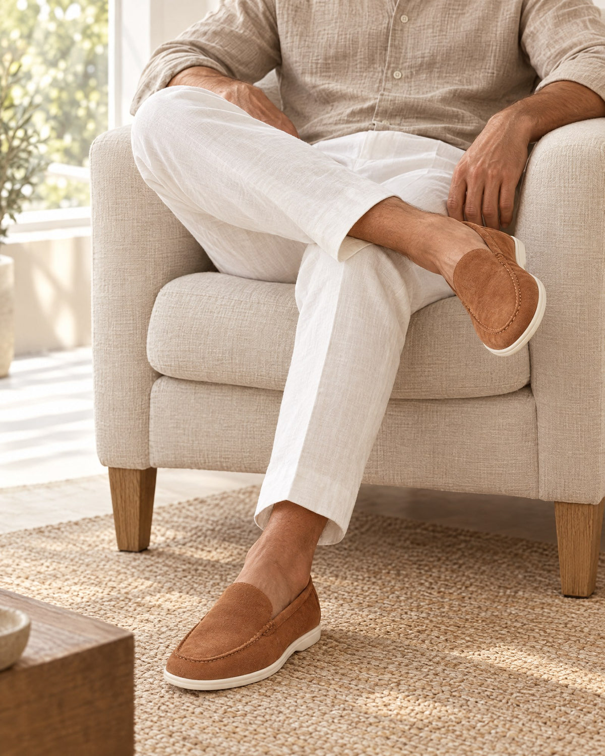 Anzio Loafer Caramel worn, second editorial scene