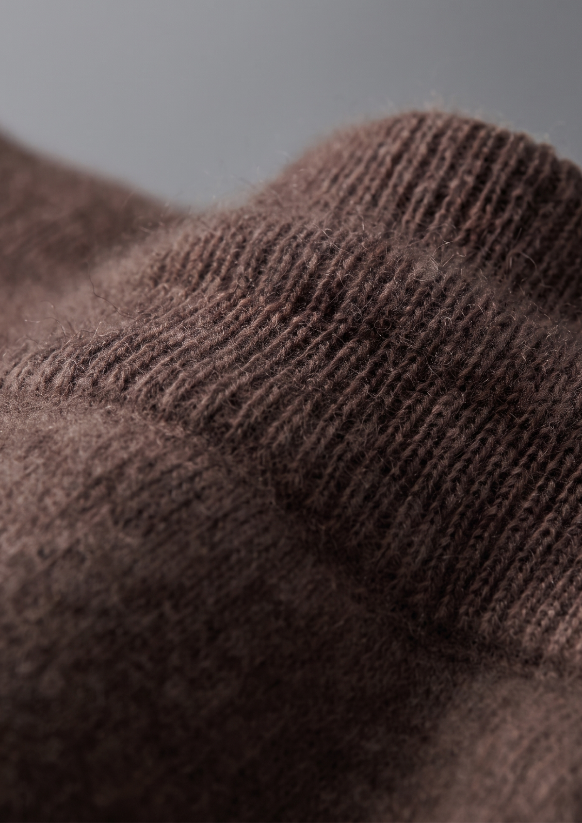 Pure Extra-Fine Merino Wool Dark Brown Luzzo Set, view 4