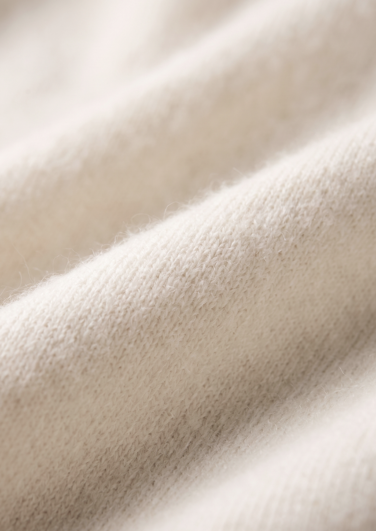 Pure Extra-Fine Merino Wool Cream White Luzzo Set, view 3