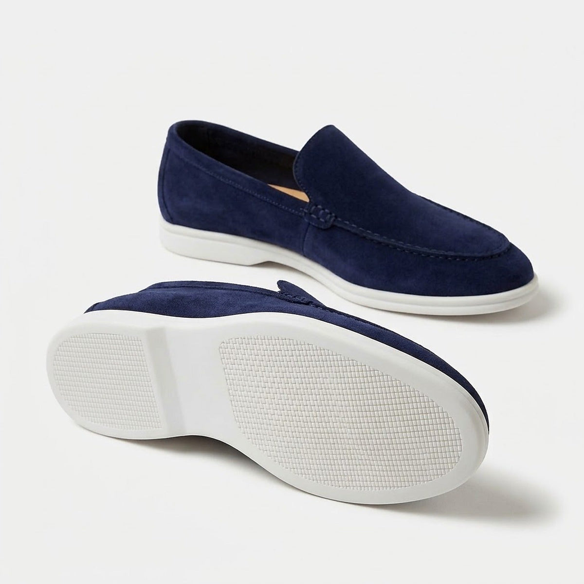 Anzio Loafer Navy, rubber outsole detail