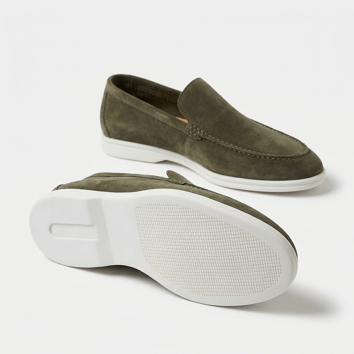 Anzio Loafer Olive, rubber outsole detail